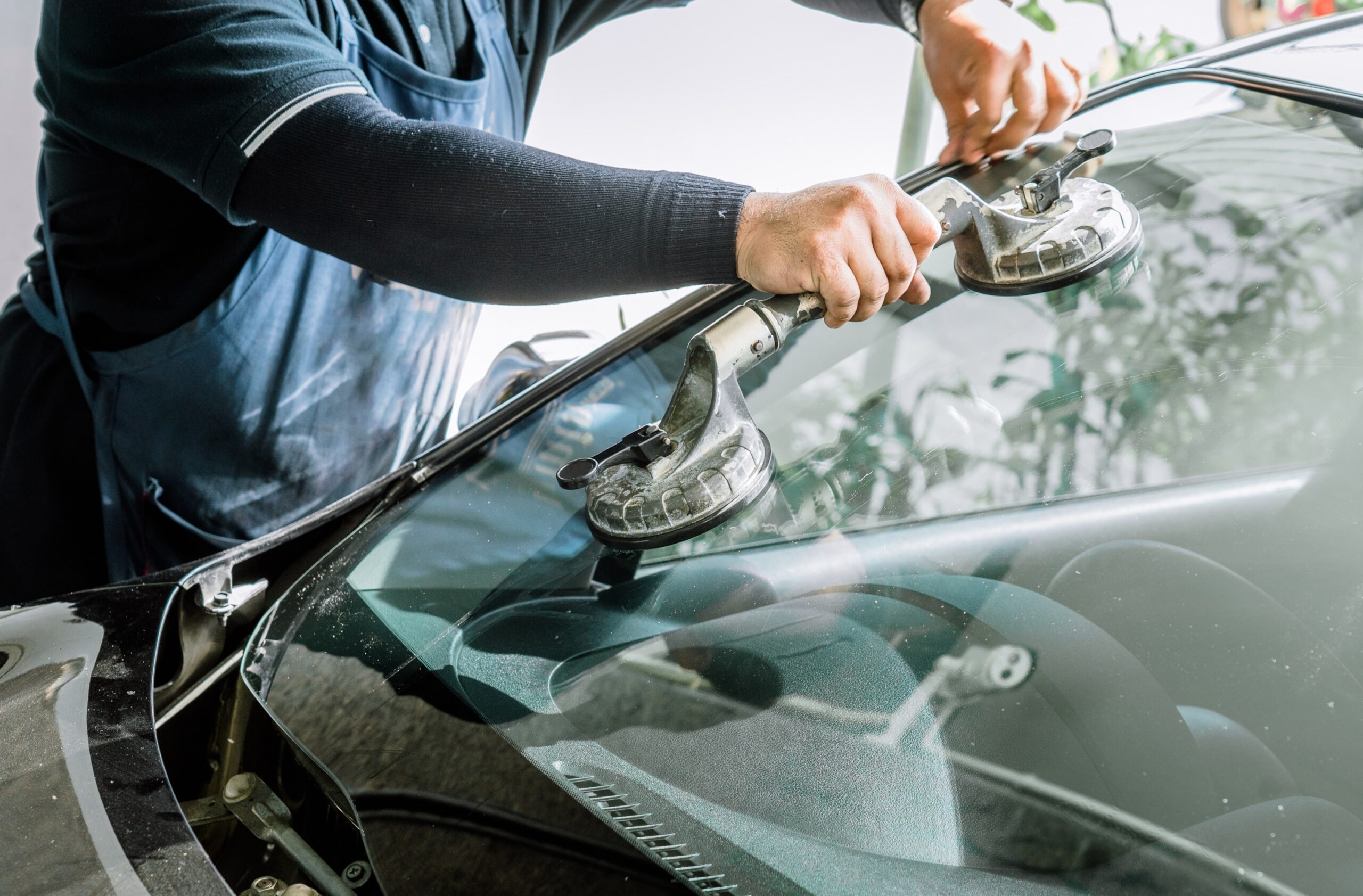 Auto windshield replacement store near me